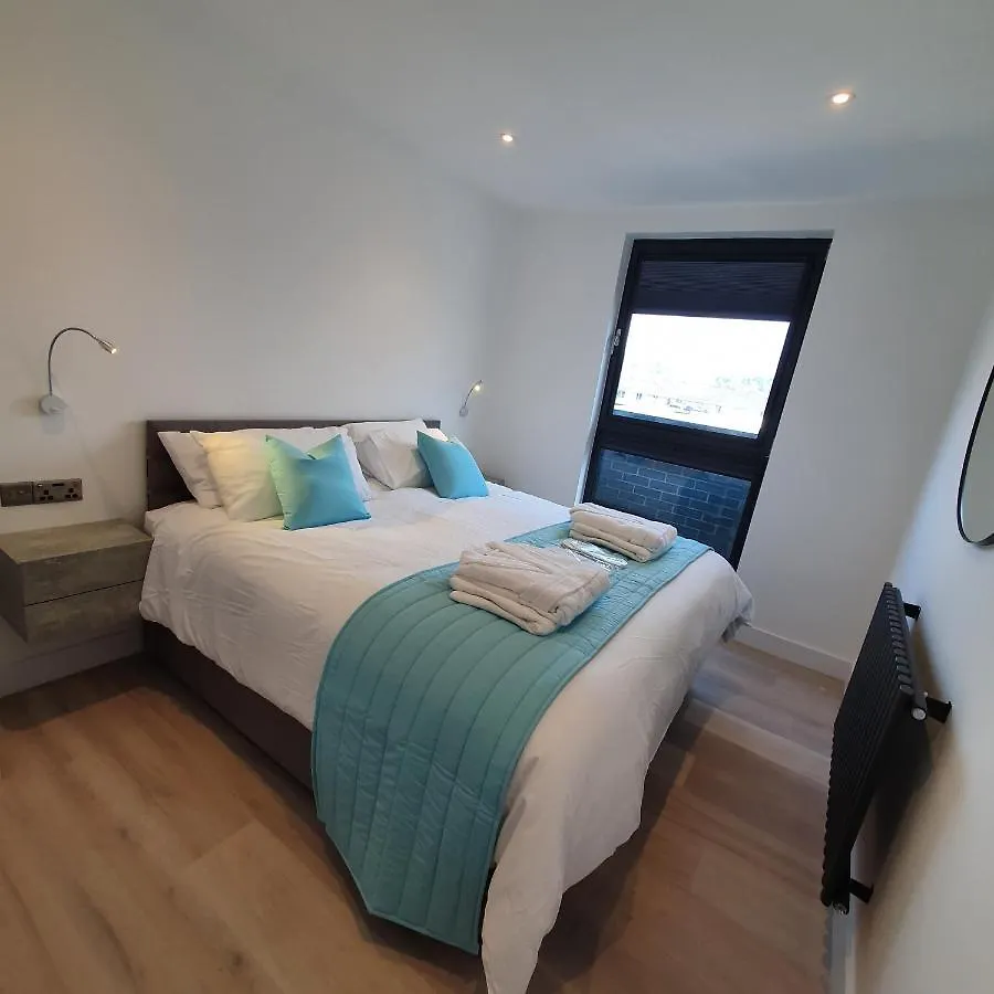 Apartment Central Penthouse With Hot Tub & Views 24 Cheltenham