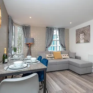The Honeycomb By Fortuna Apartment